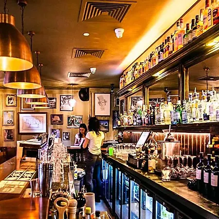 酒店 克拉伦登套房酒店
