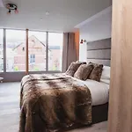 Отель Clarendon 2*